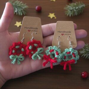 Handmade Crochet Christmas Wreath Earrings - Red & Green Holiday Jewelry new